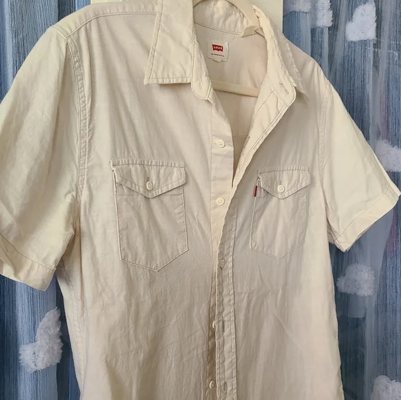 Levi's Short Sleeve Button Up Shirt - Picture 3 of 5